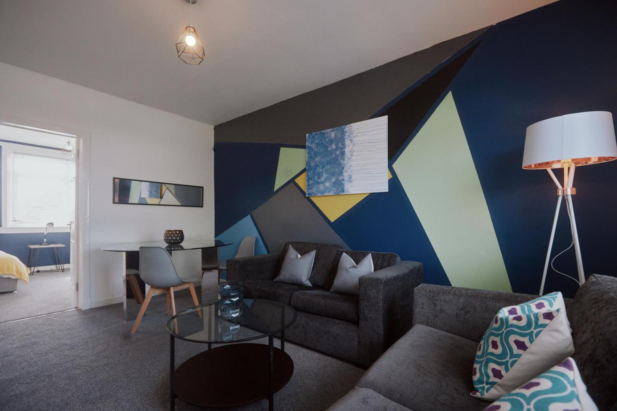 Modern And Vibrantly Designed Apartment Motherwell Exterior photo